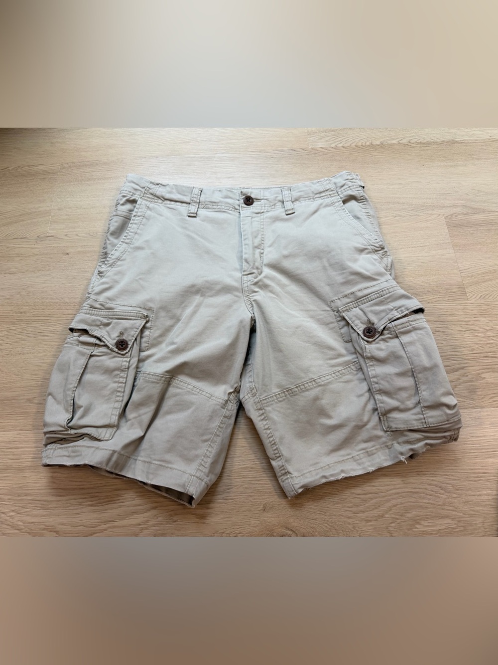 American Eagle Cargo Shorts Men’s Size 33 Flex Khaki Tan